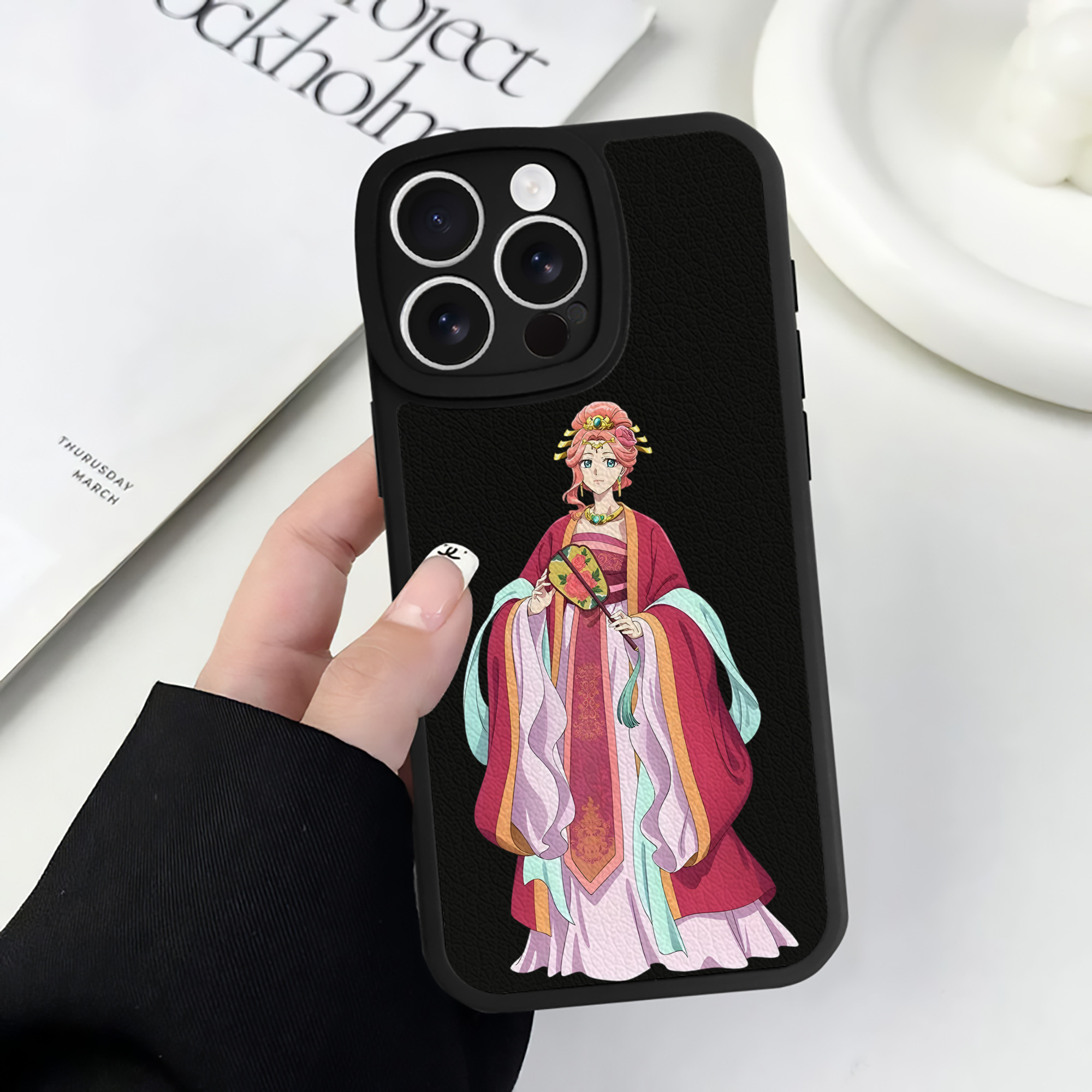 （画像用） 薬屋のひとりごと The Apothecary Diaries 【iPhone 16シリーズ対応】シリコンスマホケース（レザー調） 材質：シリコン